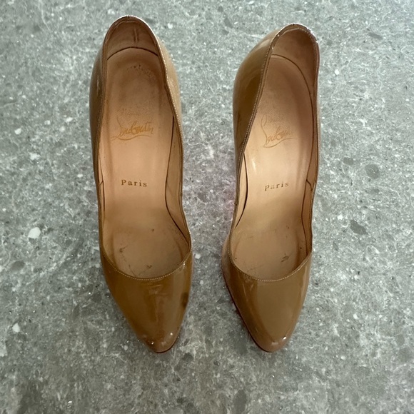 Christian Louboutin - Picture 9 of 9